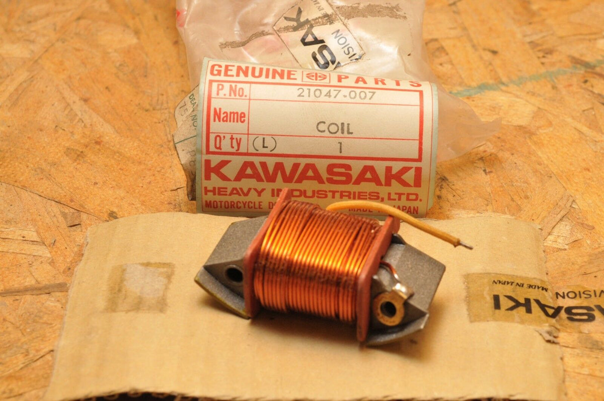 NEW NOS OEM Kawasaki 1969-1975 G5 G3SS G3TR Lighting Coil B 21047-007