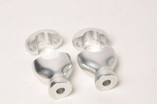 Load image into Gallery viewer, Genuine OEM Triumph T2040856 and T2040857 handlebar clamps upper/lower set Speed