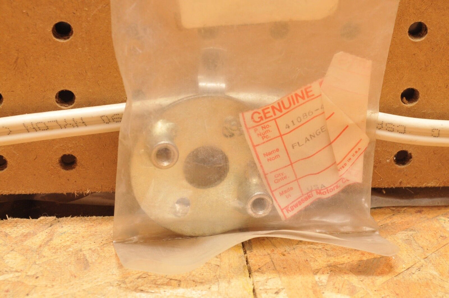 NEW NOS OEM Kawasaki 1086-4006 '81 '82 '83 KLT200 KLT 200 DUCKSTER AXLE FLANGE  - Like New