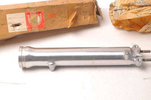 Genuine Honda Right Lower Fork Leg Case CB500 CB450 CL450 | 51421-323-010 #1 - Like New