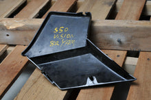 Load image into Gallery viewer, GENUINE YAMAHA SIDE COVER RIGHT VISION 550 BLACK #1 11H-21721-00-6G XZ550 - Very Good