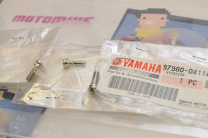 NEW NOS OEM YAMAHA 97980-04114  Qty:3  BOLT  - SCREW WITH WASHER CARB CARBURETOR - Like New