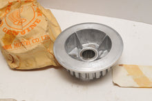 Load image into Gallery viewer, GENUINE HONDA 22120-333-040 CLUTCH HUB/CENTER CENTRE CB350 CB350F CB350F1 - Like New