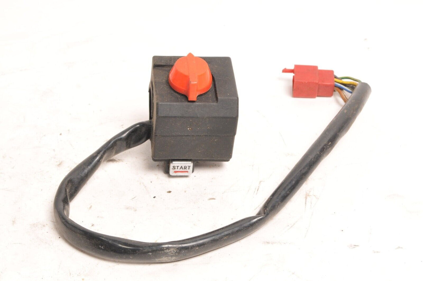 Genuine Honda Right Handlebar Switch Start Off Run VF750S Sabre  | 35130-MB0-6 - Very Good