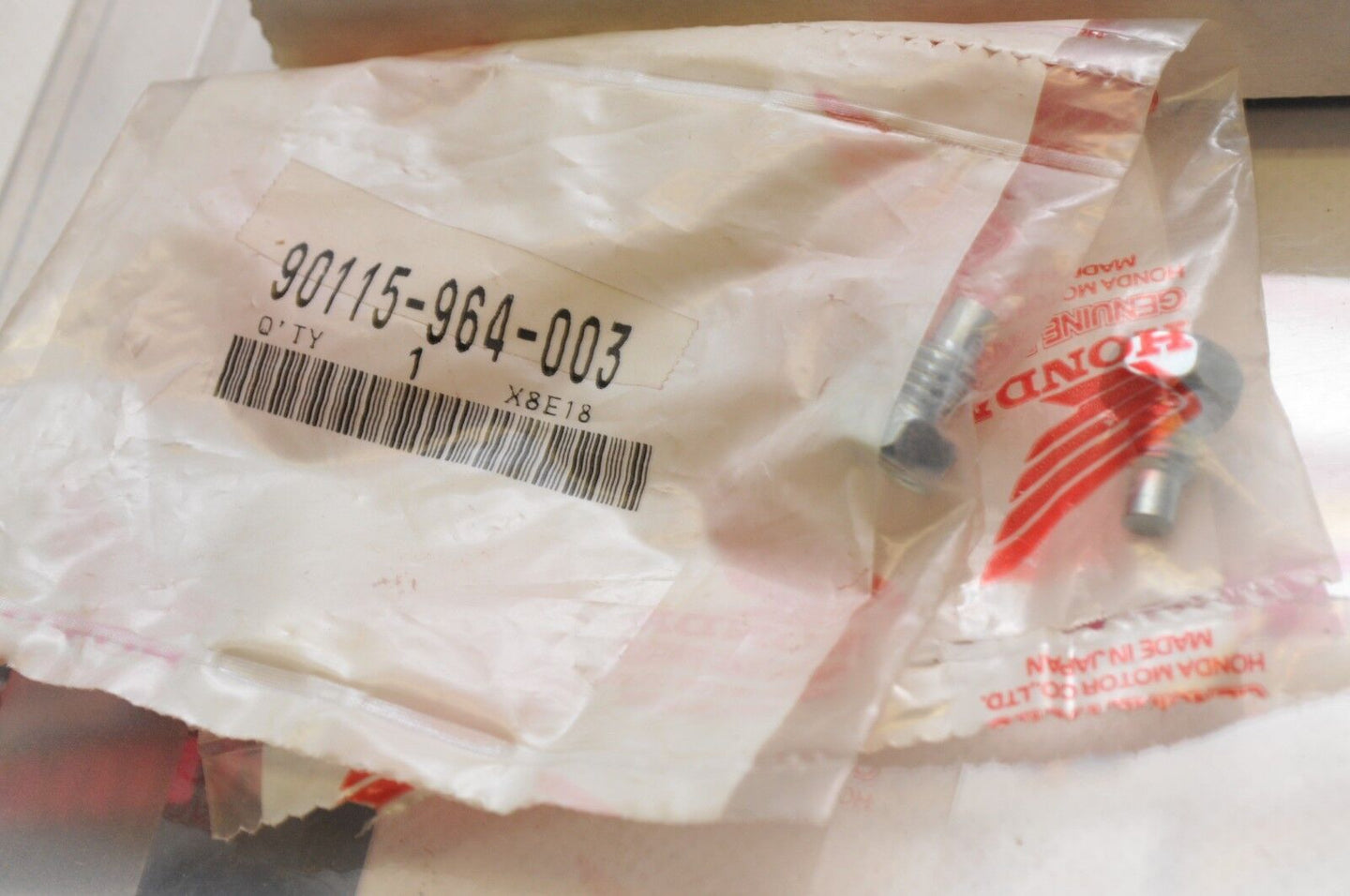 NEW NOS OEM HONDA 90115-964-003 Qty:2 BOLT, STOPPER 8MM ATC250 TRX250 TRX300 ++ - Like New