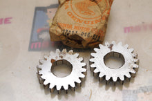 Load image into Gallery viewer, NOS OEM VINTAGE Honda 13611-216-010 GEAR SET 20t - SLIGHT CORROSION - PRIMARY DR - Like New