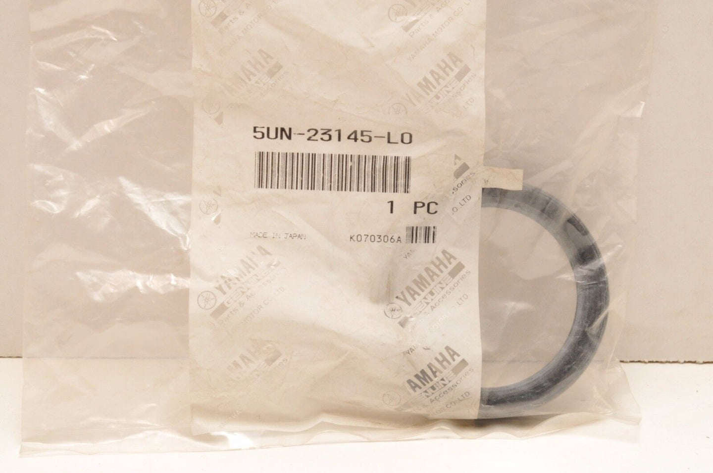 NEW NOS OEM YAMAHA OIL SEAL 5UN-23145-L0 FRONT FORK - SINGLE (ONE)  - Like New