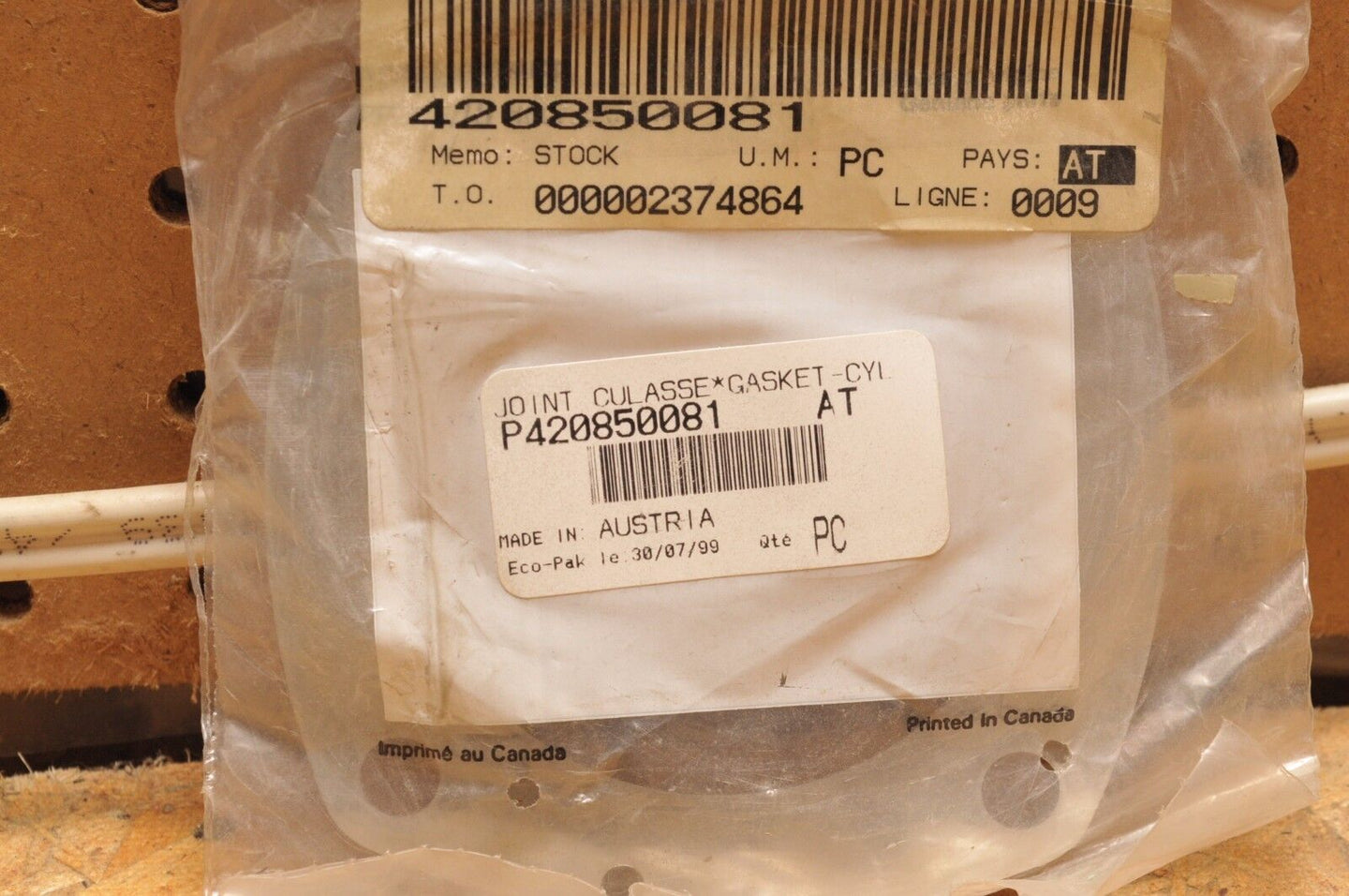 New OEM MOTO SKI-DOO BOMBARDIER ENGINE HEAD GASKET 420850081  - Like New