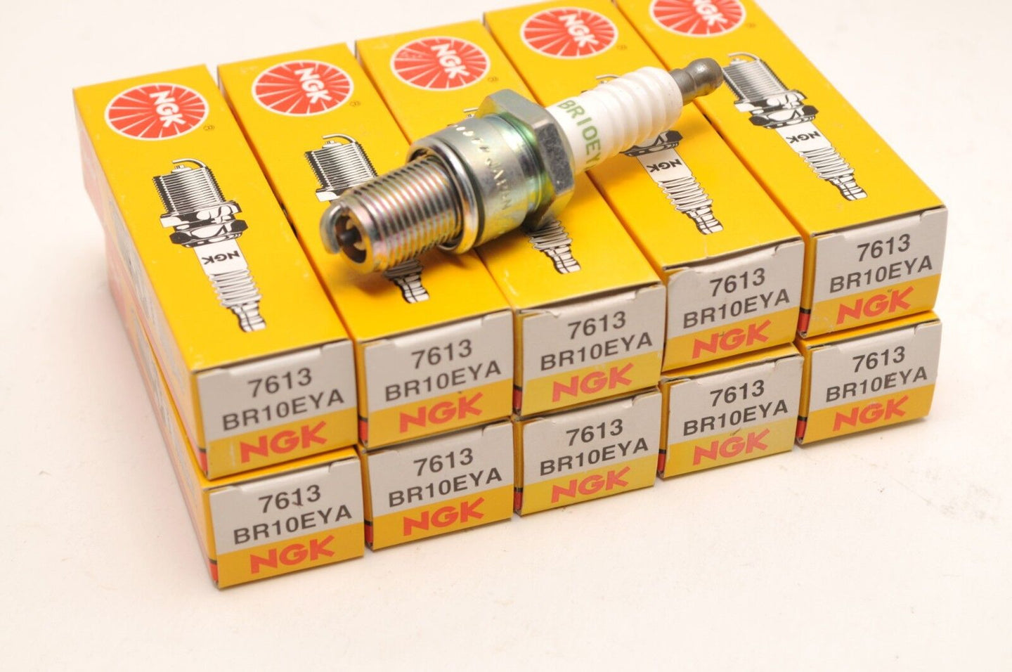 (10) NGK BR10EYA 7613 Spark Plug Plugs Bougies - Lot of Ten / Lot de Dix V-Power