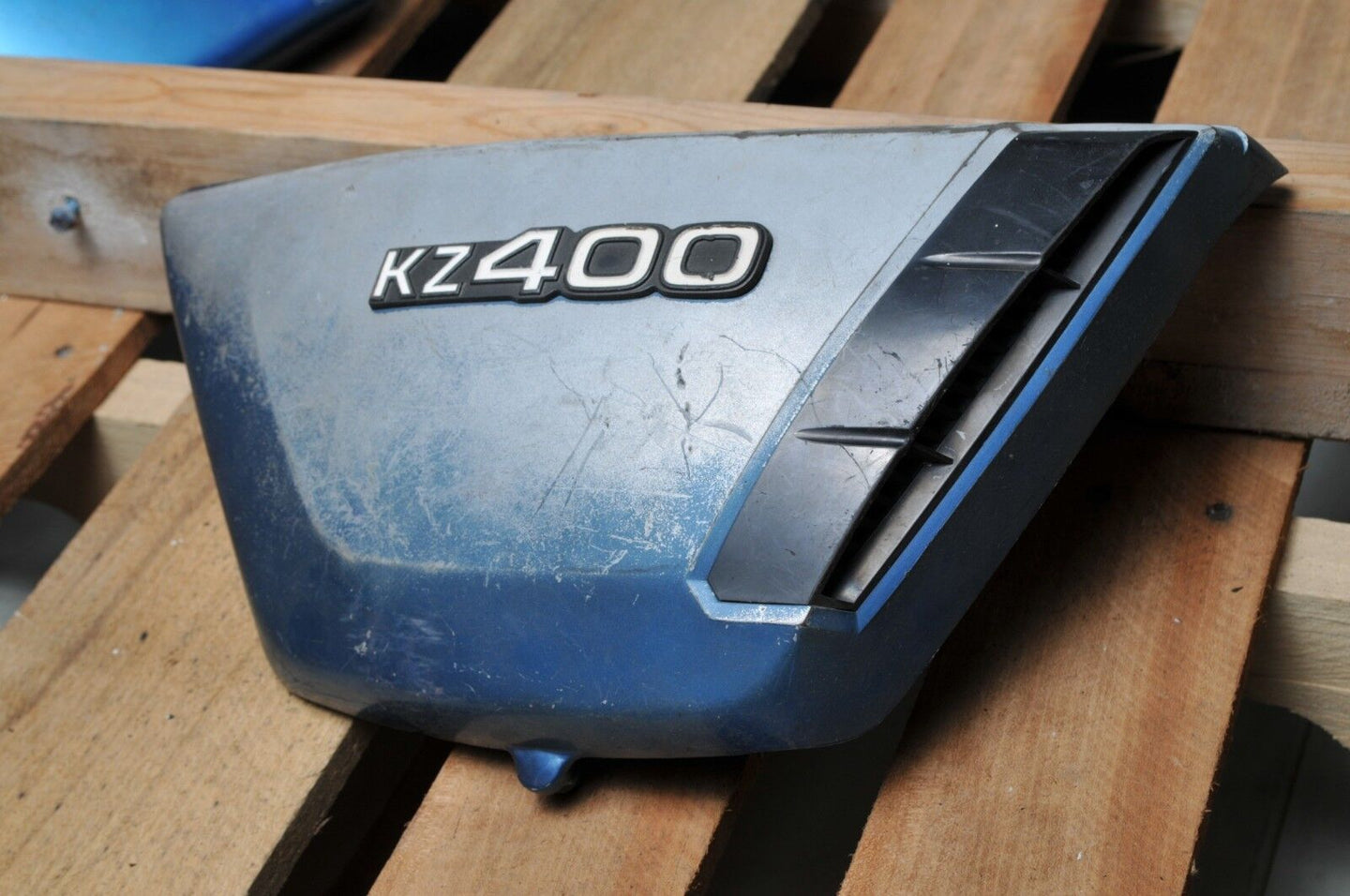 GENUINE KAWASAKI SIDE COVER KZ400  BLUE 36007-053-4X - Very Good