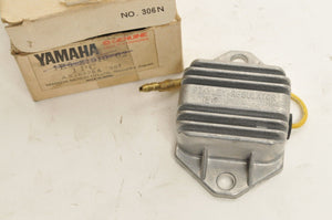 Genuine Yamaha Voltage Regulator XT500 TY350 XT250 DT175 DT1 ++  |  1E6-81910-62