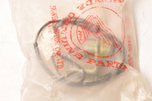 Load image into Gallery viewer, Genuine Honda 33610-428-671 Socket Assembly, R RR Signal - XL250 XL500