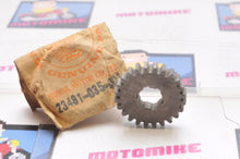 Load image into Gallery viewer, OEM VINTAGE Honda 23481-035-000 GEAR, COUNTERSHAFT, TOP S65 1965 - Like New