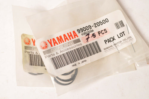 Genuine Yamaha 99009-20500 Qty:8 Circlip Circlips - Moto-4 YTM225 TTR250 YZ WR +