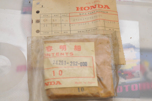 NOS OEM VINTAGE Honda 24261-292-000 Qty:10 PIN, GEARSHIFT FORK GUIDE CB450 CL + - Like New