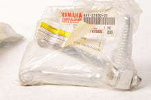 Load image into Gallery viewer, Genuine Yamaha 4XV-27430-00 Rear Footrest Passenger Peg assembly - 98-99 YZF-R1