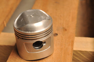 NOS OEM HONDA 'ART' PISTON  +0.25 OVERSIZE CODE 72653  - Like New