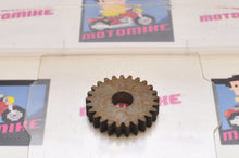 Load image into Gallery viewer, OEM VINTAGE Honda 23471-028-000 GEAR 25T MAINSHAFT TOP S90 1965 - Like New