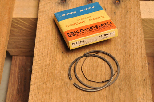 NOS OEM KAWASAKI PISTON RINGS 13025-040 +0.020