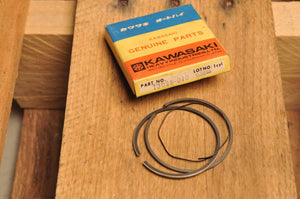 NOS OEM KAWASAKI PISTON RINGS 13025-040 +0.020