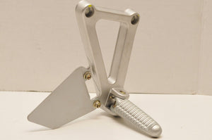 DUCATI 82410441A BRACKET RIGHT FOOTREST C/W: PEG, PLATE, RH 750 800 900 SS + - Very Good