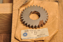 Load image into Gallery viewer, NOS OEM YAMAHA 315-15641-00 GEAR,KICK 27t KICK START STARTER - YZ125 DT125 175++ - Like New