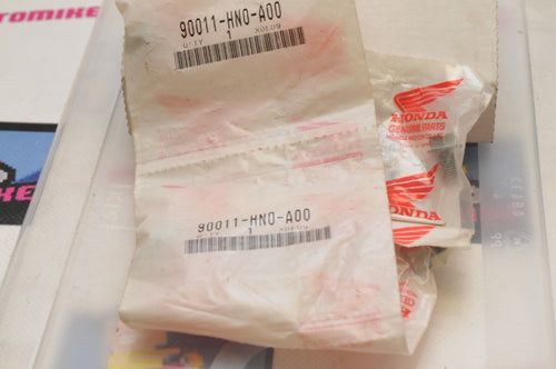 NEW NOS OEM HONDA 90011-HN0-A00 Qty:4 BOLT,FLANGE (6X10) MUFFLER TRX350 TRX400 + - Like New