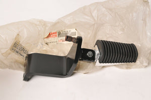 Genuine Yamaha Front Footrest Peg Assemlby LH Left V-STAR 1100  |  5EL-27410-00