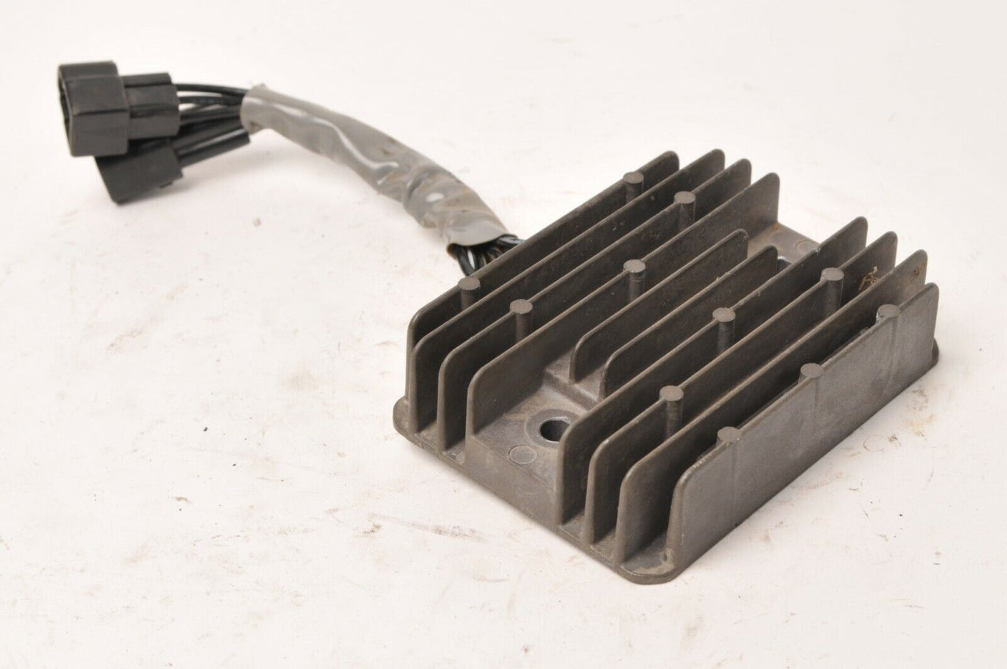 Genuine Suzuki 32800-41G10 Regulator/Rectifier - Vstrom DL650 2007-11 Gladius 09 - Very Good