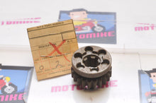 Load image into Gallery viewer, OEM VINTAGE Honda 23451-028-010 GEAR, 3RD MAINSHAFT 22T  S90  #2  - Like New