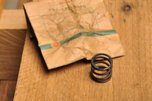 Load image into Gallery viewer, NOS OEM YAMAHA 802-15715-00 STARTER SPRING SL351 GP433 SRX440 ++ - Like New