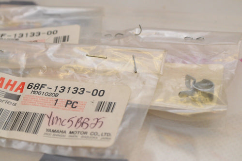 NEW NOS OEM YAMAHA 68F-13133-00  Qty:3  CLIP/CLAMP - OIL PIPE  - Like New