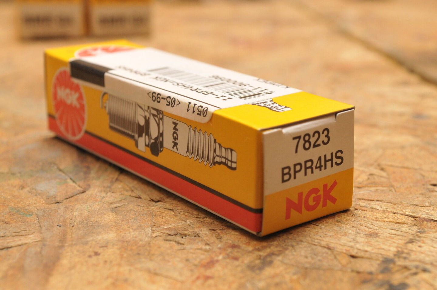 NEW NGK SPARK PLUG BPR4HS 7823 - Like New