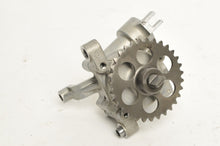 Load image into Gallery viewer, Yamaha YZF-R6 OEM Oil Pump 99-02 ++R6S FZ6R  | 5MT-13300-00 - Very Good