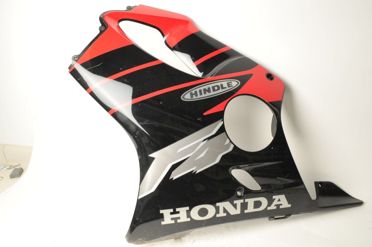 Genuine Honda CBR600 F4 Left Lower Side Fairing Cowl RED 1999-00 64450-MBW-670ZA - Very Good