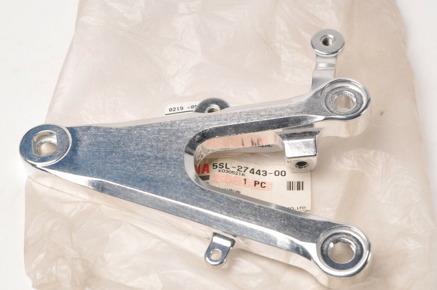 Genuine Yamaha 5SL-27443-00-00 Bracket,Footrest Foot Peg Right Front R6 Driver