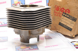 NOS OEM SUZUKI CYLINDER JUG PAIR LH RH LEFT/RIGHT 11210-97200 11220-97200  - Like New