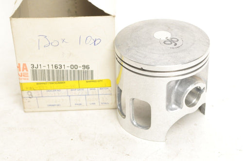 Genuine Yamaha Piston STD DT175 1980 1981  |  3J1-11631-00-96