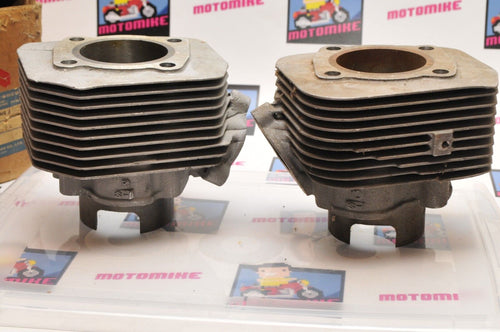 NOS OEM SUZUKI CYLINDER JUG PAIR LH RH LEFT/RIGHT 11210-97002 11220-97002 - Like New