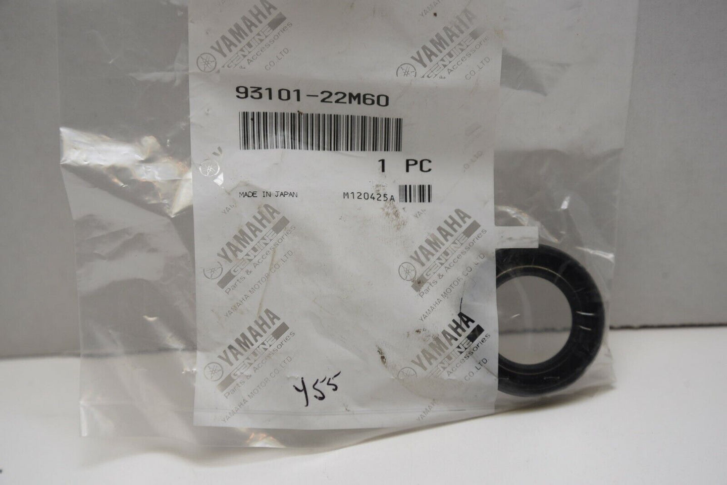 Genuine Yamaha Marine 93101-22M60-00 Oil Seal, Lower Casing Drive - 40HP 30HP ++
