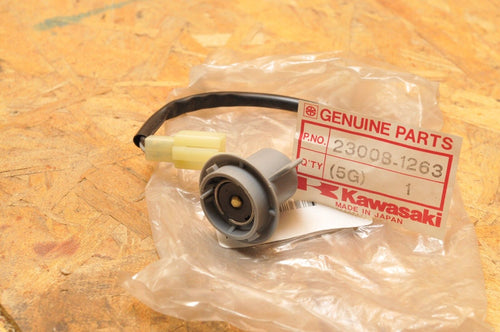 NOS Kawasaki 23008-1263 TURN SIGNAL LAMP LIGHT SOCKET ZX-10 11 NINJA 1988-2001 - Like New
