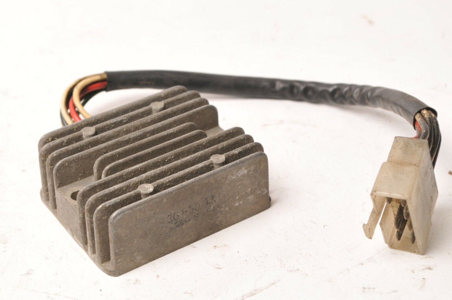 Yamaha 3G1-81960-50 Voltage Regulator Rectifier XJ650 XS650 Late XJ550 + - Very Good