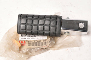 Genuine Yamaha 5G2-27440-00-00 RR Footrest Assembly - XJ750 1981-1983