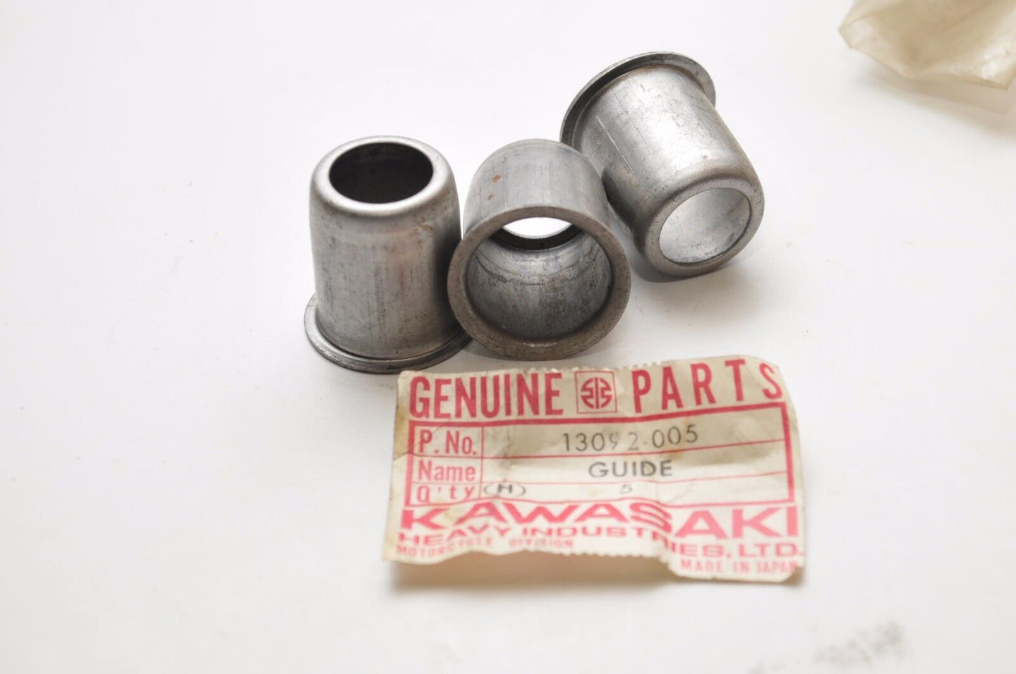 NEW Kawasaki NOS 13092-005 GUIDE,CLUTCH SPRING - LOT OF 3, H1 H2 F8 F9 KZ200 +++ - Like New