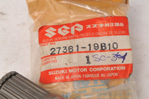 New NOS Genuine Suzuki 27361-19B10 Shaft,Front Driven - LT 300 250 Quadrunner + - Like New