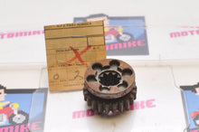 Load image into Gallery viewer, OEM VINTAGE Honda 23451-028-010 GEAR, 3RD MAINSHAFT 22T  S90  #3 - Like New