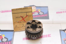 Load image into Gallery viewer, OEM VINTAGE Honda 23451-028-010 GEAR, 3RD MAINSHAFT 22T  S90  #1  - Like New