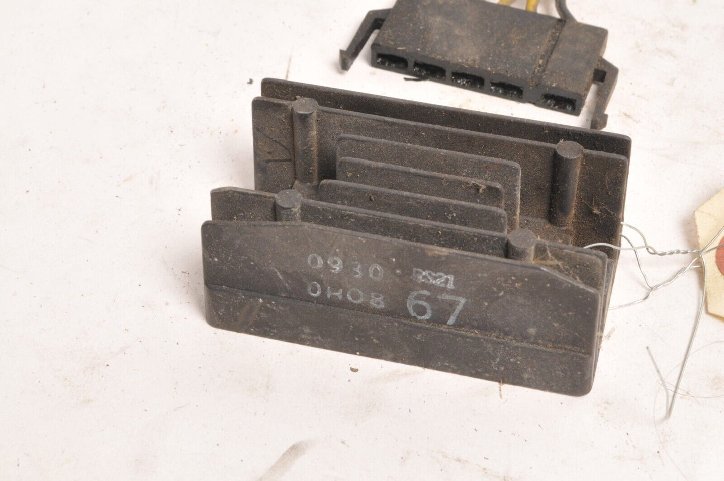 Suzuki Voltage Rectifier Assembly with harness pigtail GS750 XN85 | 32800-09301 - Very Good