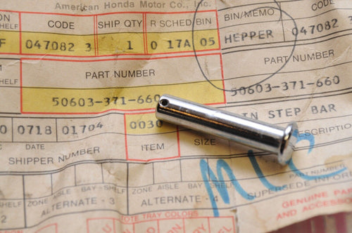 NOS OEM VINTAGE Honda 50603-371-660 PIN, STEP BAR JOINT (FOOT PEG)  GL1000 GOLDW - Like New