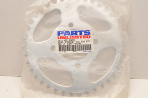 Parts Unlimited K22-3803M Steel Rear Sprocket 39T (REPL. SUZUKI 64511-02C00) - Like New